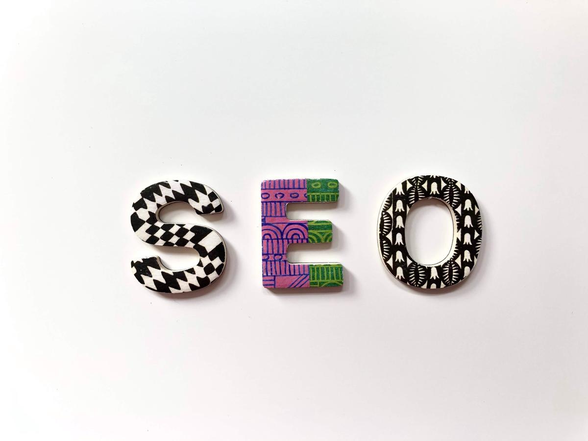 Image depicting the importance of incorporating SEO and backlinks for business growth.